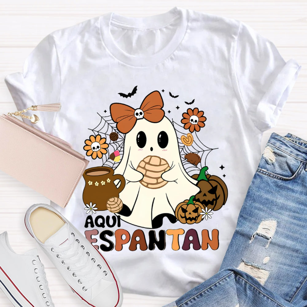 Aqui Espantan Little Ghost Wearing A Bow And The Evil Pumpkin Halloween T-shirt