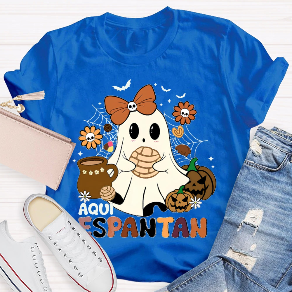 Aqui Espantan Little Ghost Wearing A Bow And The Evil Pumpkin Halloween T-shirt