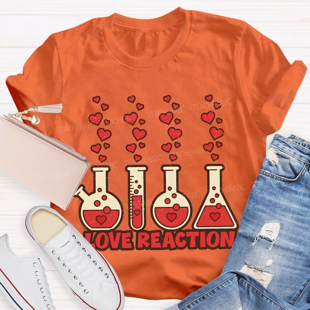 Love Reaction Hearts And Reagent Bottles Science Teacher T-shirt