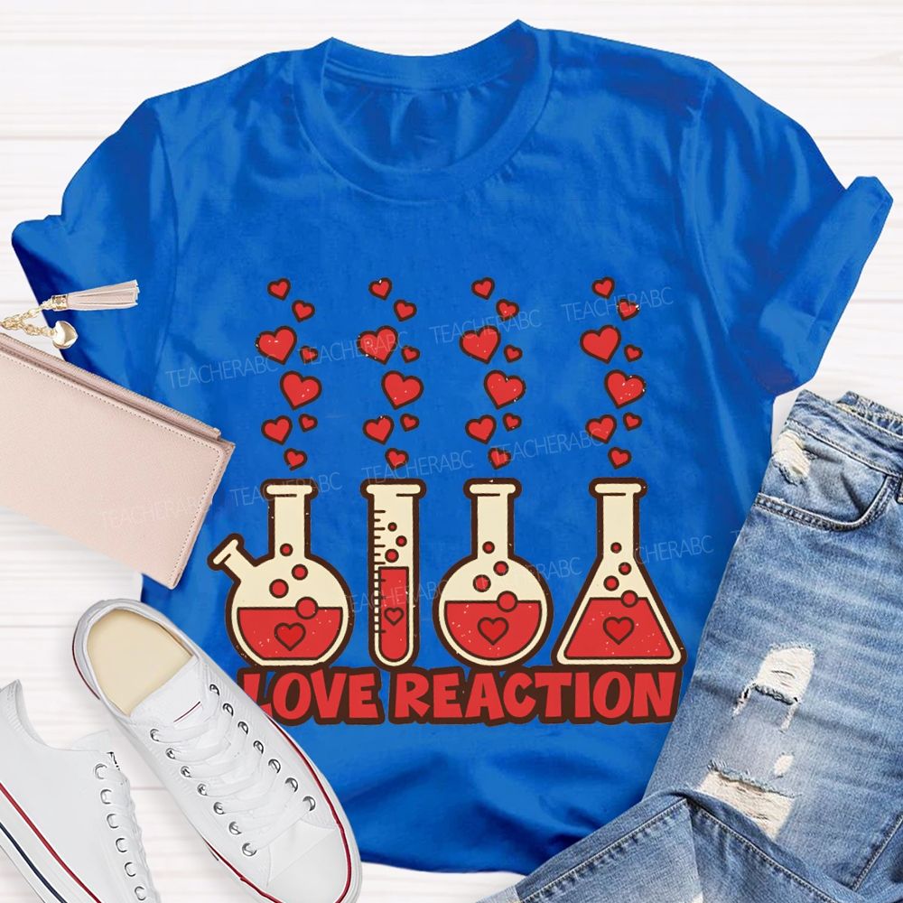Love Reaction Hearts And Reagent Bottles Science Teacher T-shirt