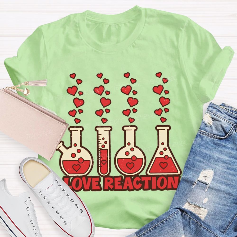 Love Reaction Hearts And Reagent Bottles Science Teacher T-shirt