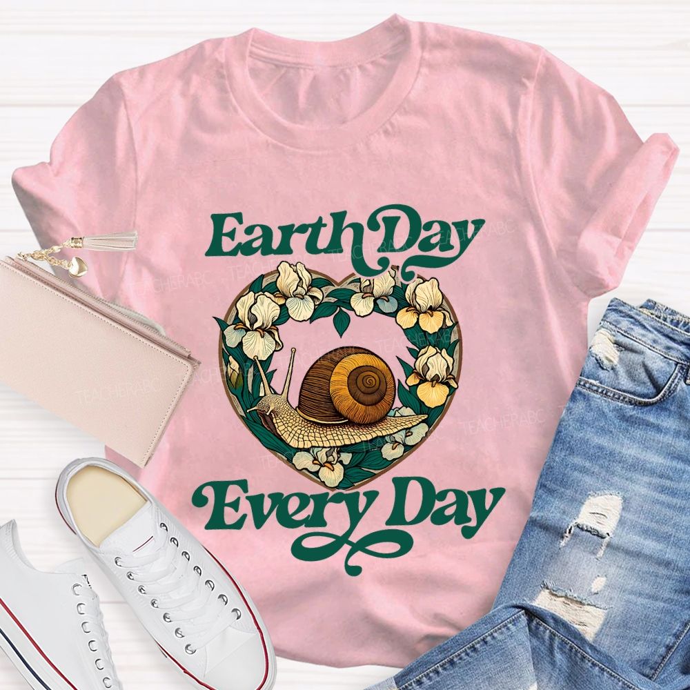 Earth Day Every Day Snail Print T-shirt