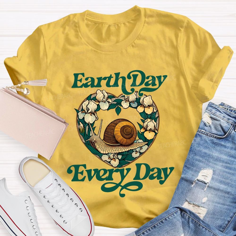 Earth Day Every Day Snail Print T-shirt