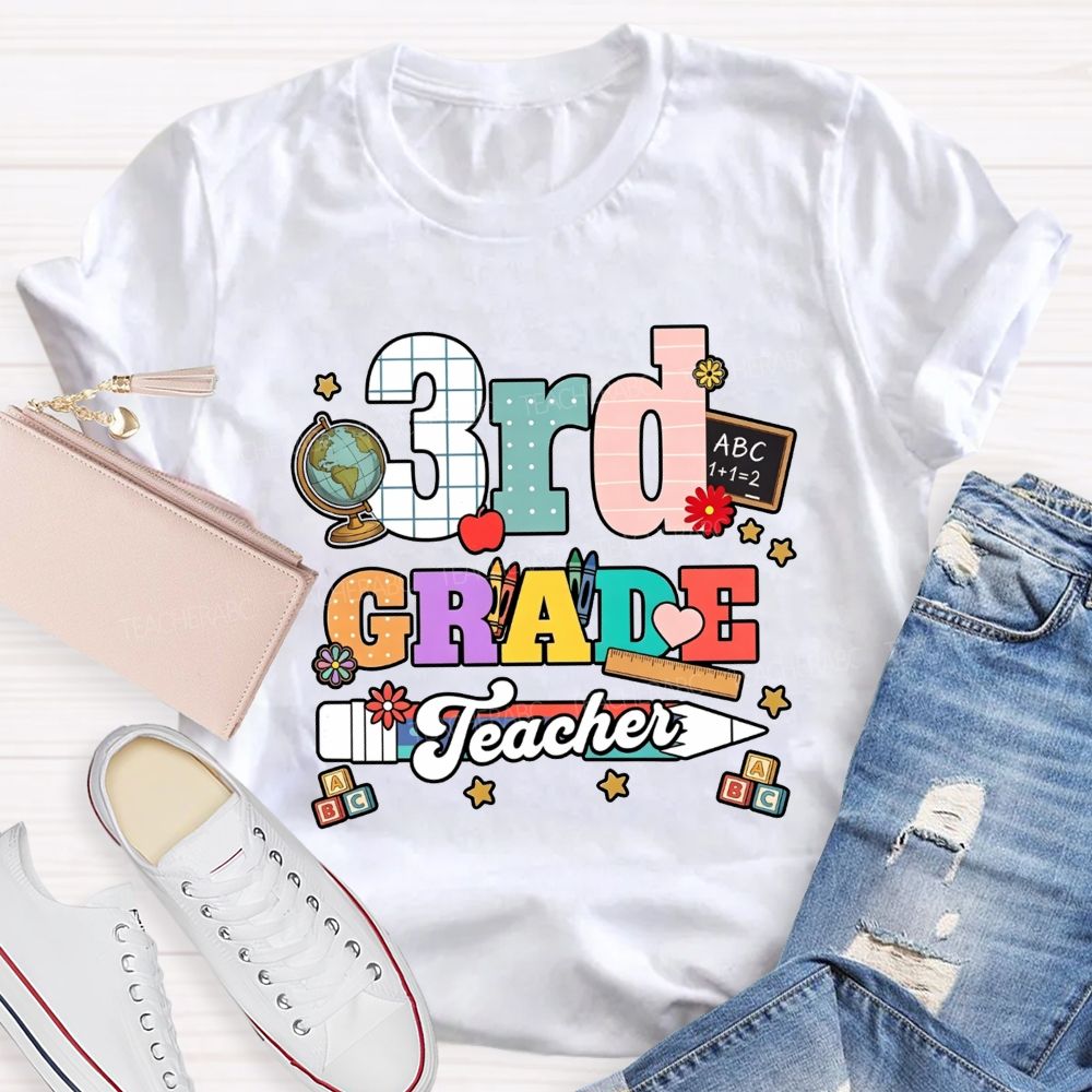 Personalized Grade 3rd Grade Teacher Globe Chalkboard Apple Teacher T-shirt