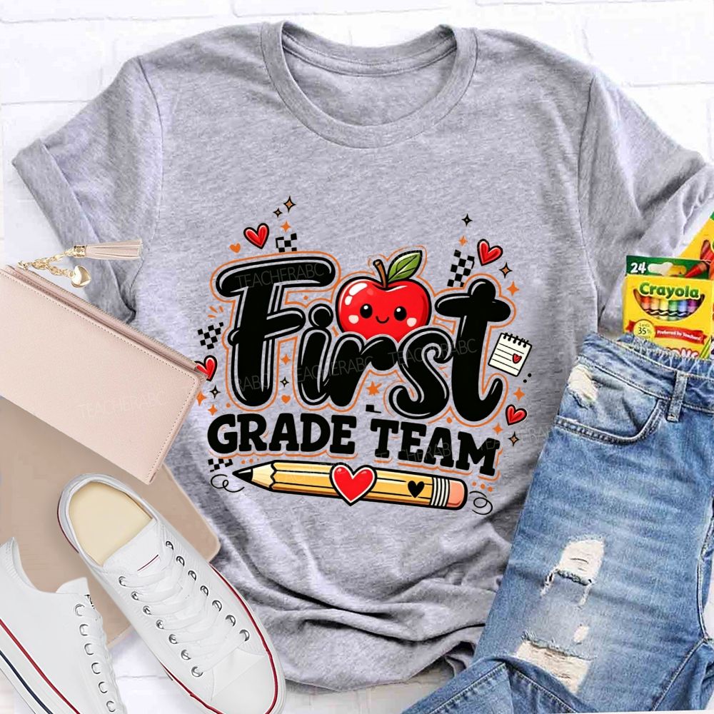 Personalized Grade First Grade Team Hearts And Apples Teacher T-shirt
