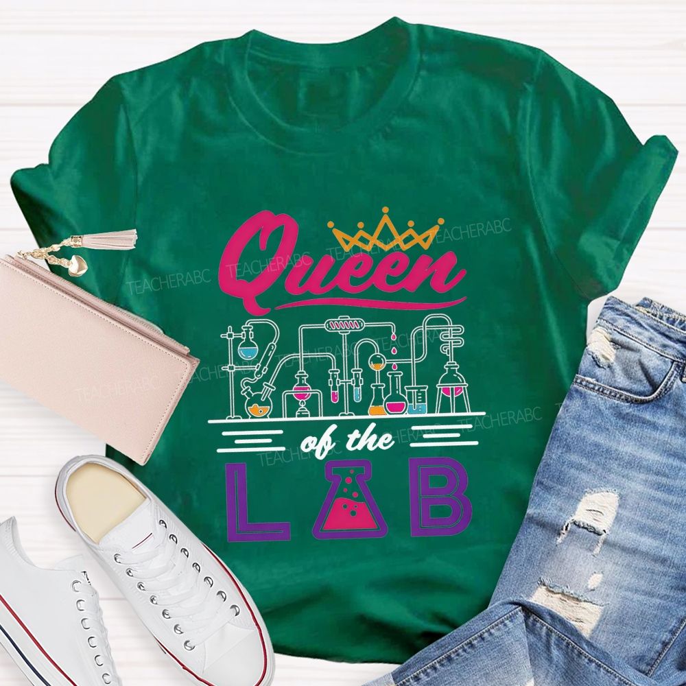 Queen Of The Lab Crown Lab Equipment Beaker Science Teacher T-shirt