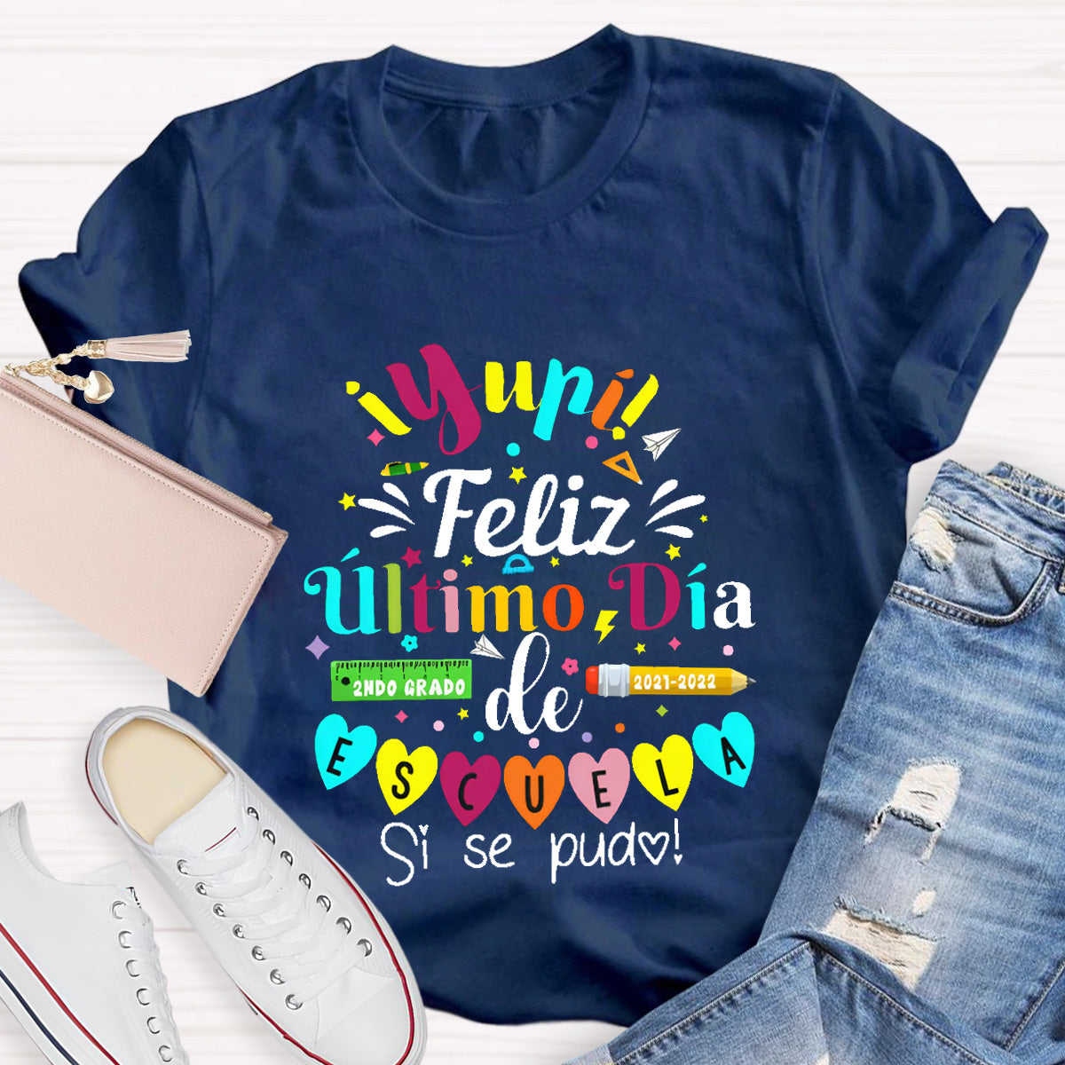 Personalized Último Día de Clases Teacher Spanish T-Shirt