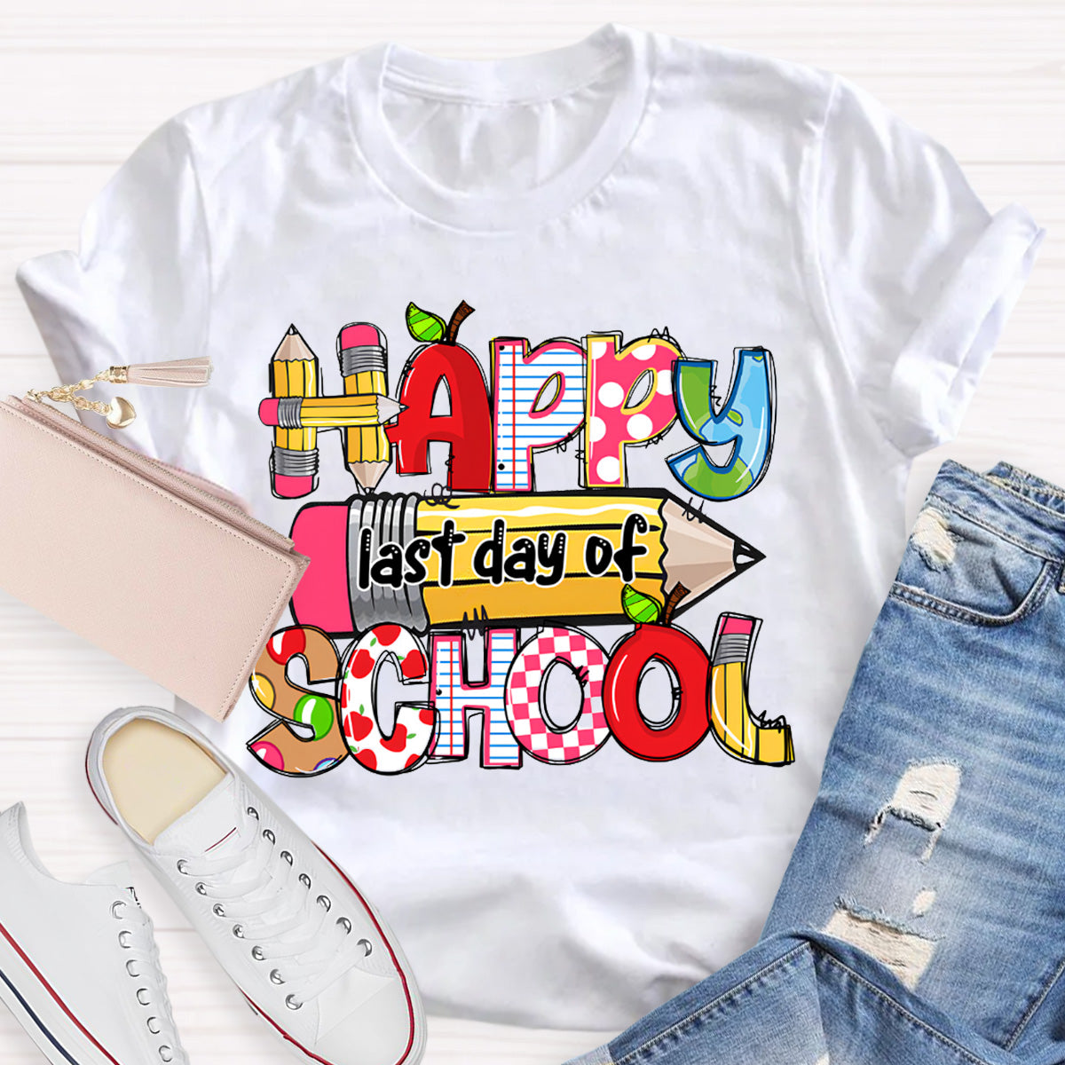 Happy Last Day Of School Apple Teacher T-Shirt