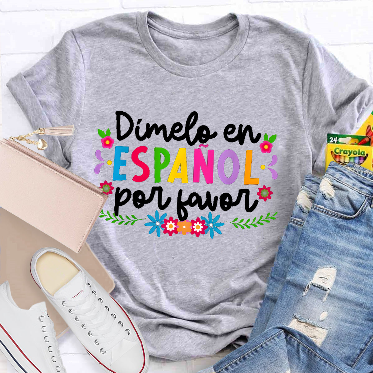 Dimelo En Espanol Por Favor Colorful Flowers Teacher T-Shirt