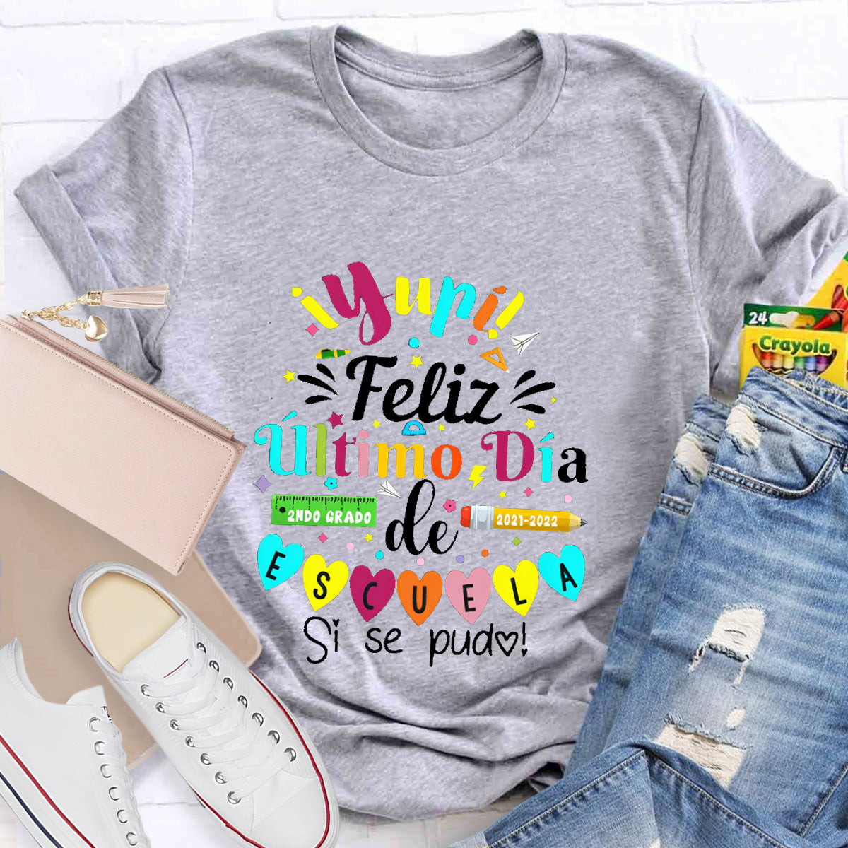 Personalized Último Día de Clases Teacher Spanish T-Shirt