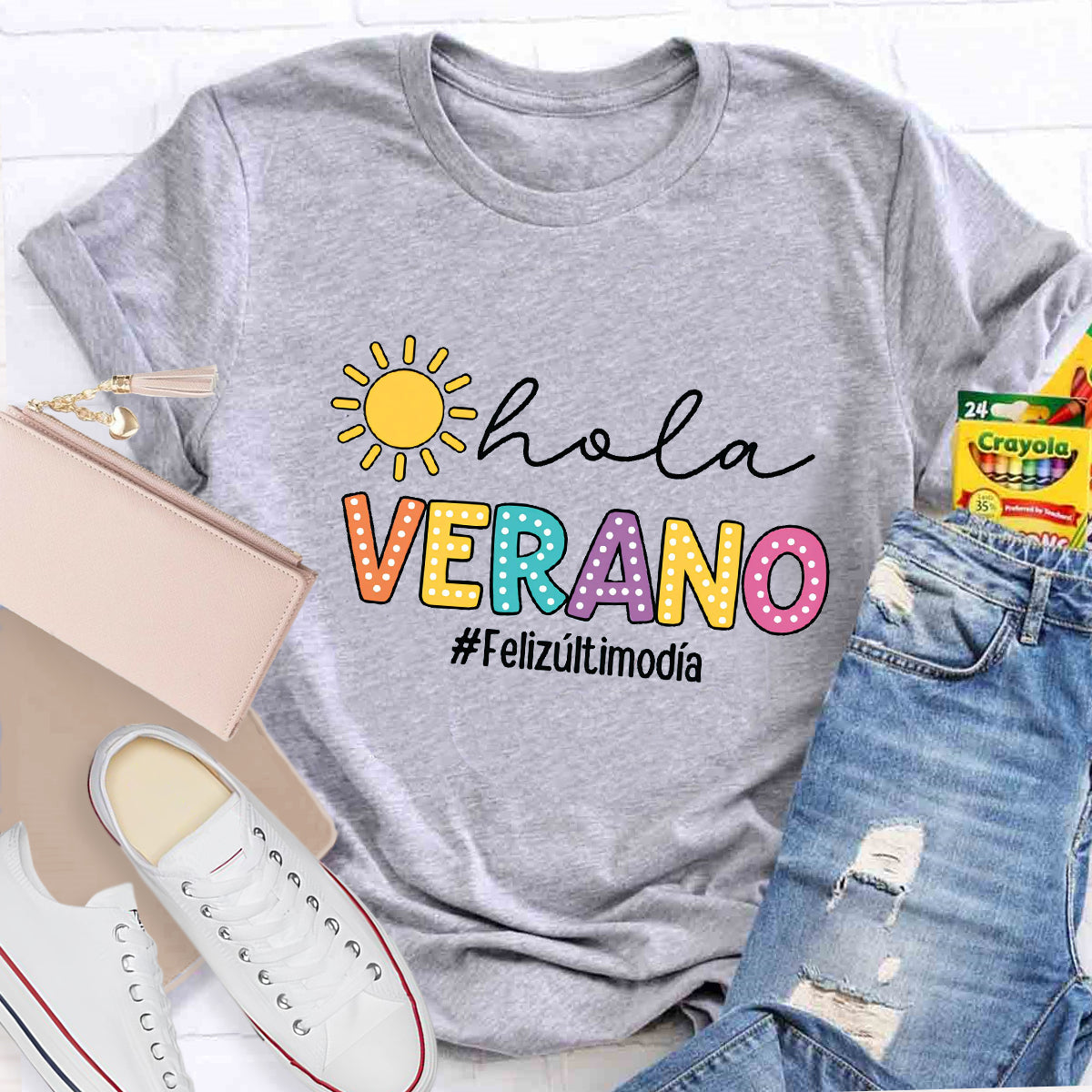 Hola Verano Felizúltimodia Spanish Teacher T-Shirt