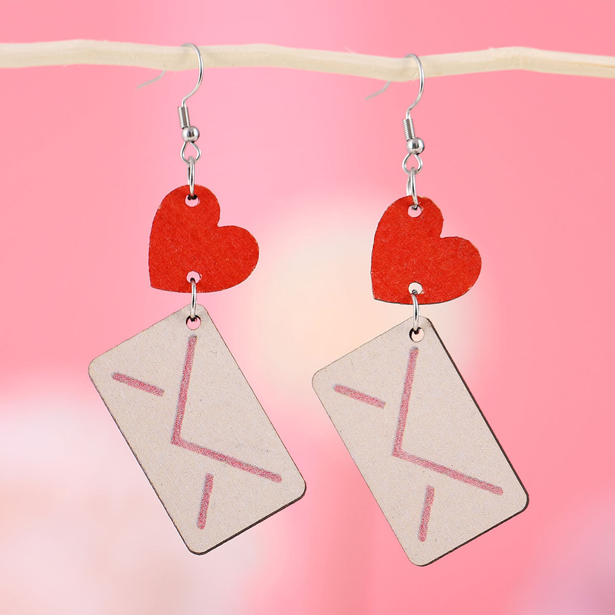 Heart-Shaped Lips High Heels Arrow Envelope Pendant