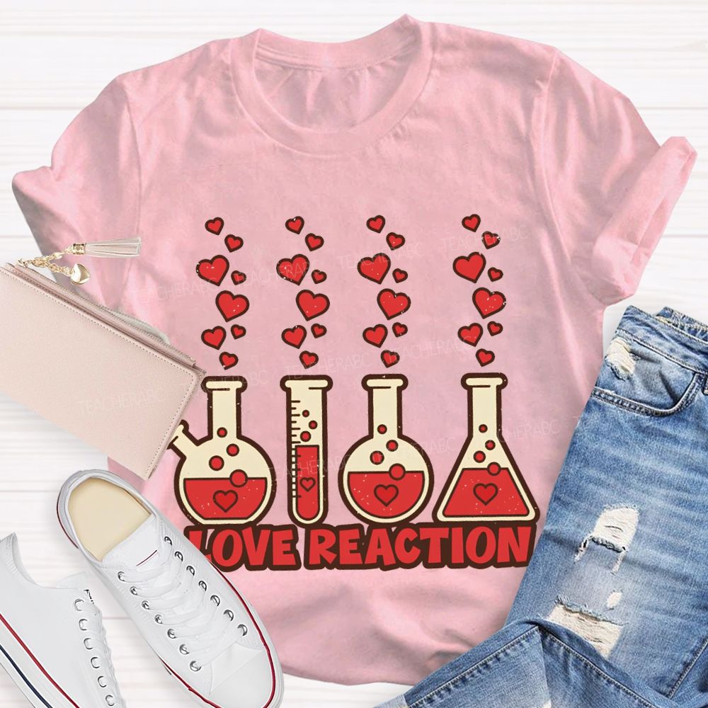 Love Reaction Hearts And Reagent Bottles Science Teacher T-shirt
