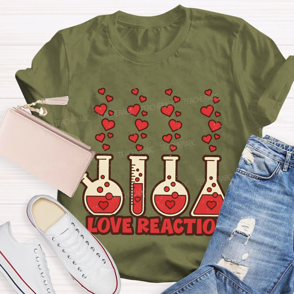 Love Reaction Hearts And Reagent Bottles Science Teacher T-shirt