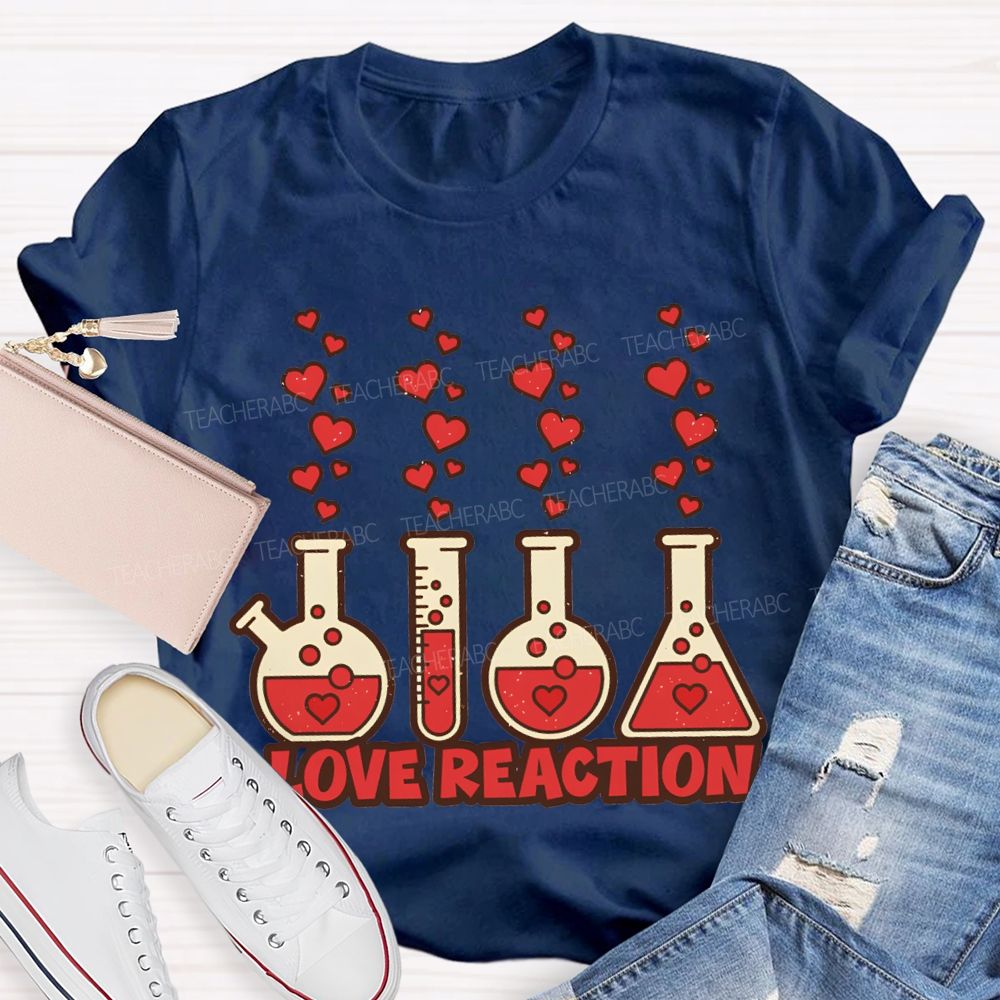 Love Reaction Hearts And Reagent Bottles Science Teacher T-shirt
