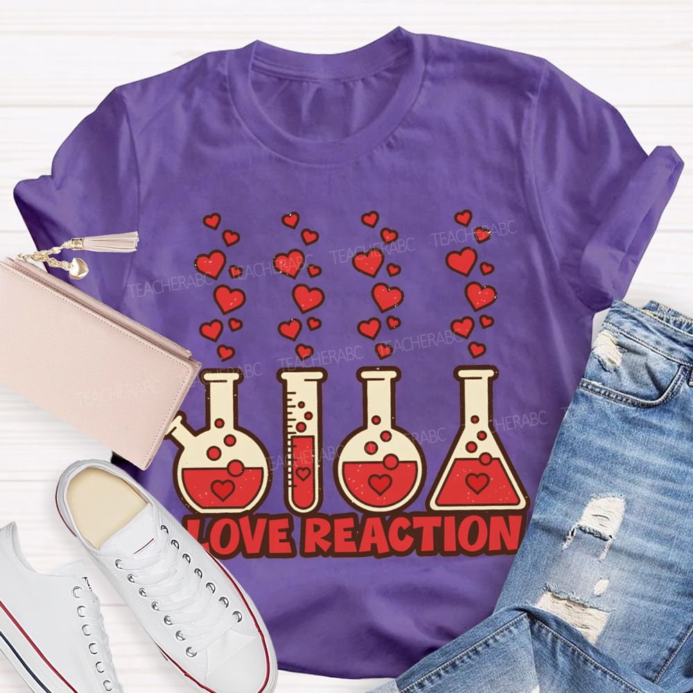 Love Reaction Hearts And Reagent Bottles Science Teacher T-shirt