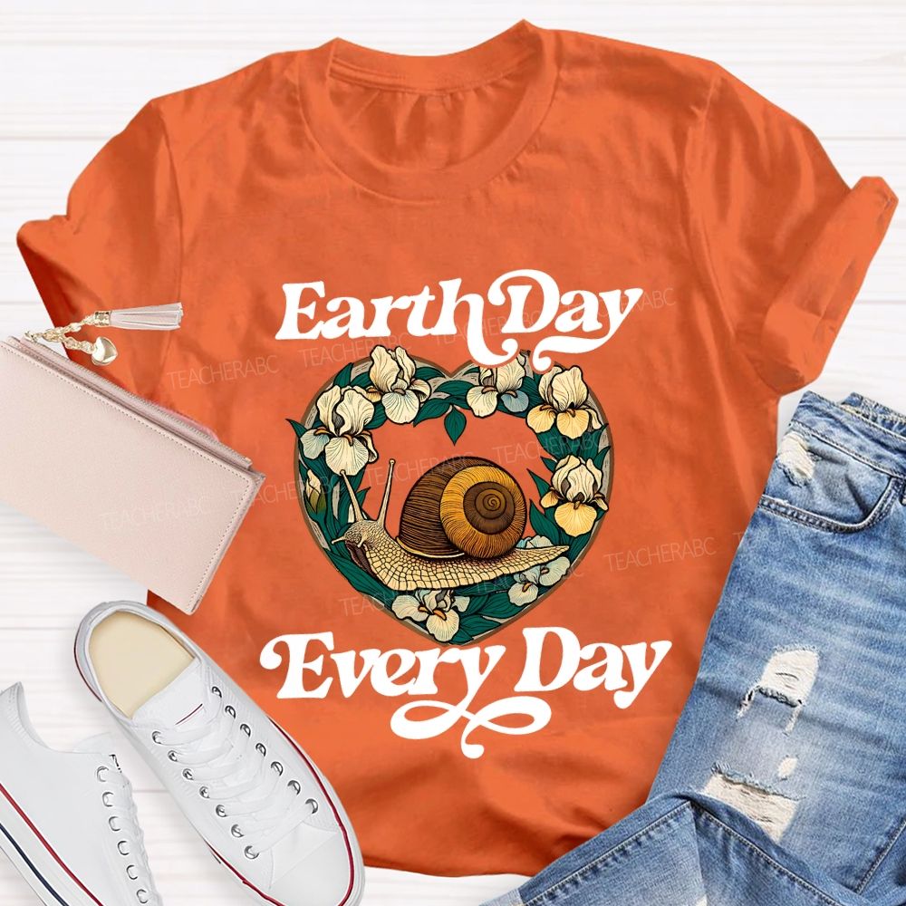 Earth Day Every Day Snail Print T-shirt