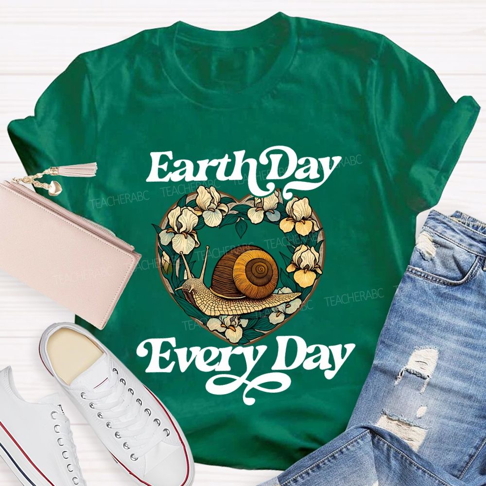 Earth Day Every Day Snail Print T-shirt