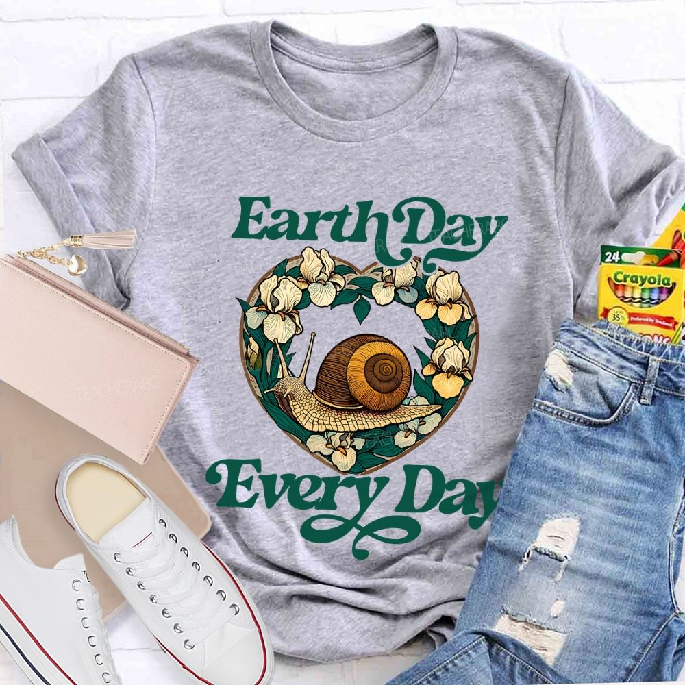 Earth Day Every Day Snail Print T-shirt