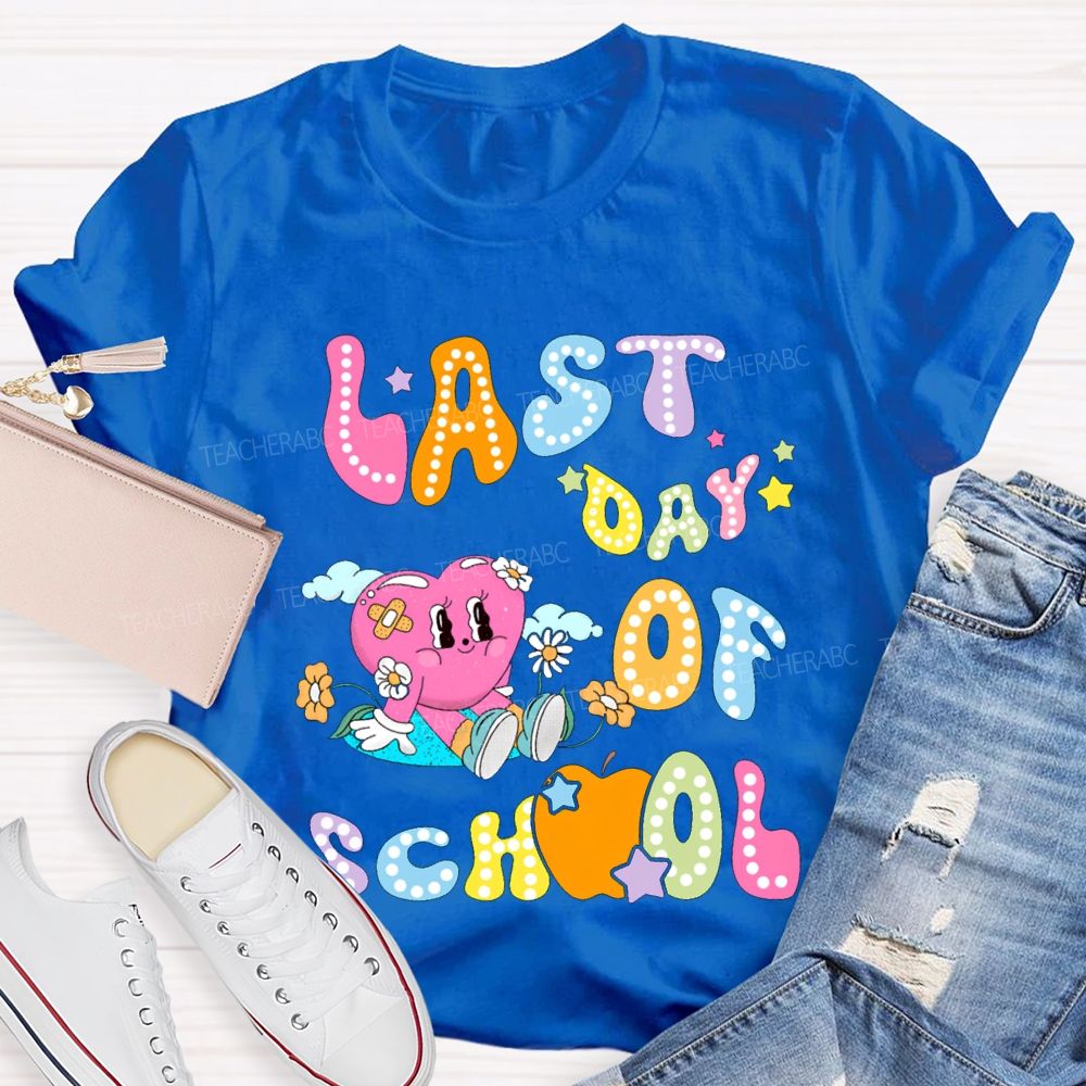 Last Day Of School Apple And Heart Print Teacher T-shirt