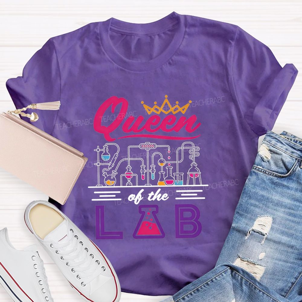 Queen Of The Lab Crown Lab Equipment Beaker Science Teacher T-shirt