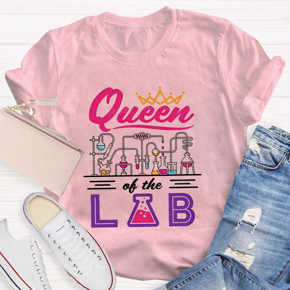 Queen Of The Lab Crown Lab Equipment Beaker Science Teacher T-shirt