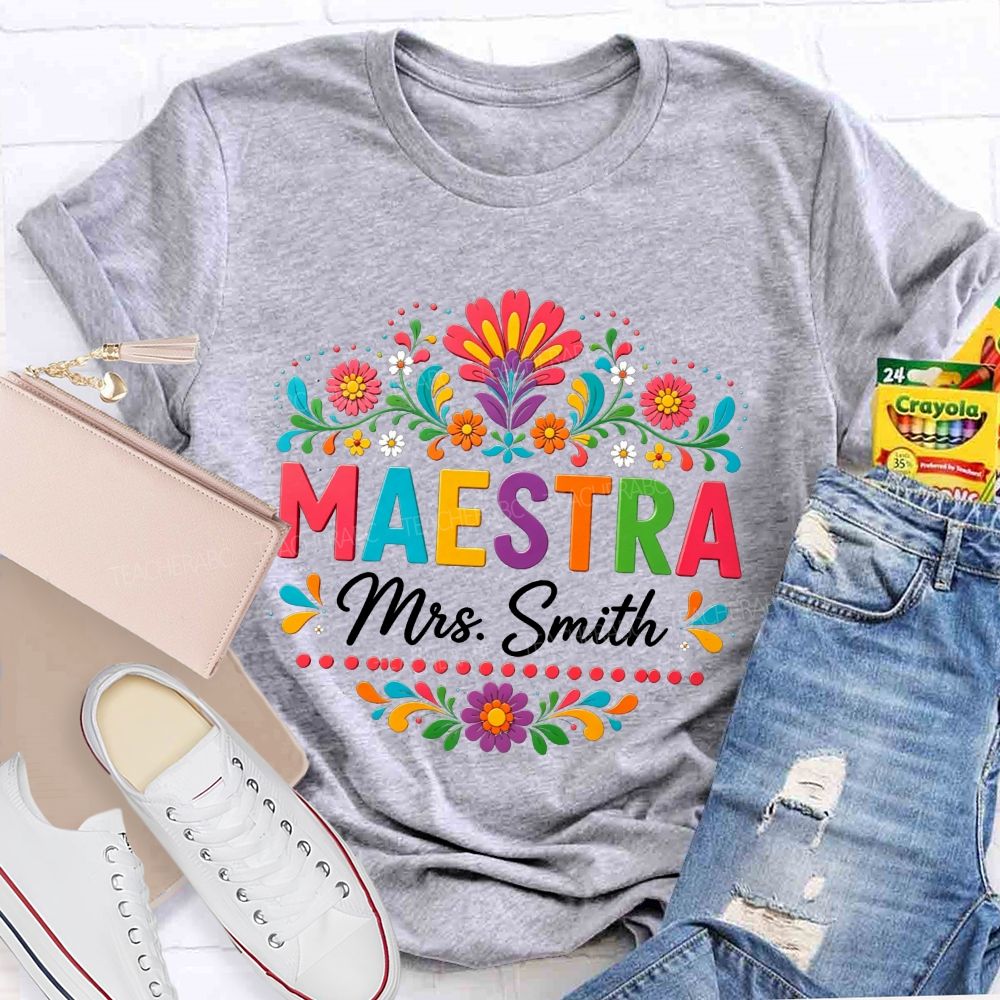 Personalized Name Maestra Vintage Flower Teacher T-Shirt