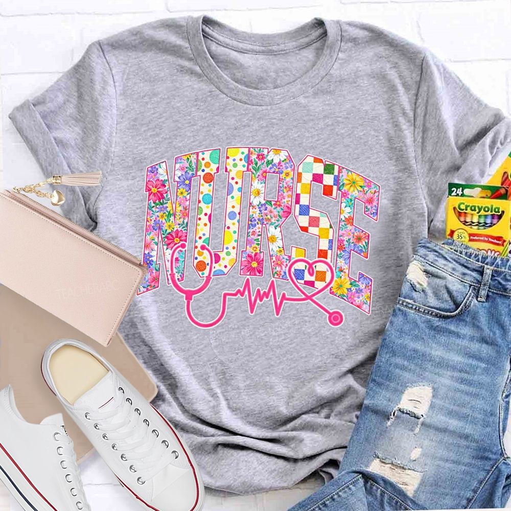 School Nurse Healing With Heart And Stethoscope T-shirt
