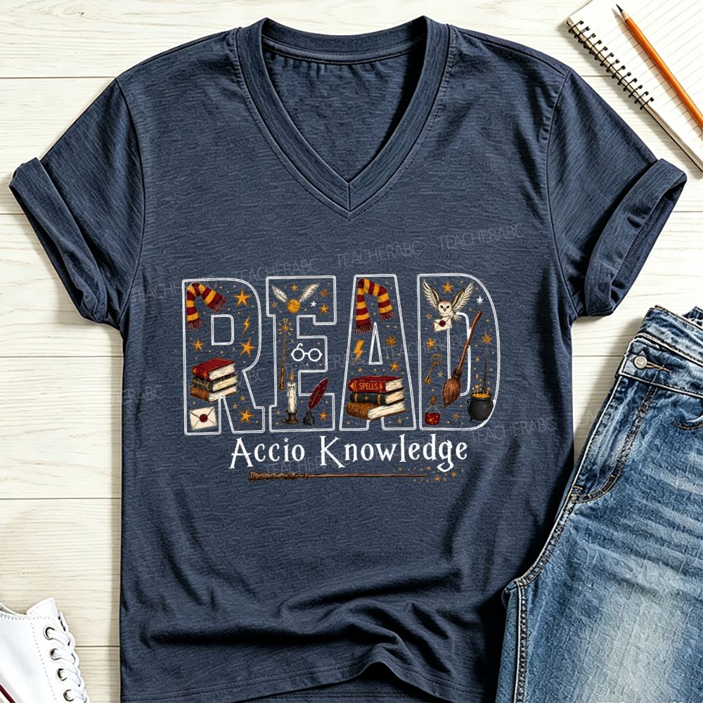 Magic Wizard Read Letter Art Reading Teacher V Neck T-shirt