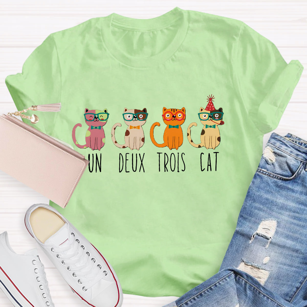 Un Deux Trois Cute Cat French Teacher T-Shirt